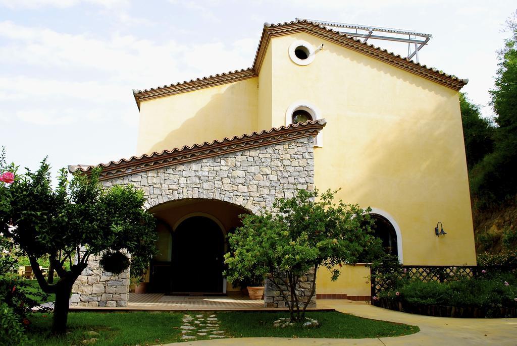 Agriturismo L'Arca Di Anna Brambilla بلفيديري ماريتّيمو المظهر الخارجي الصورة