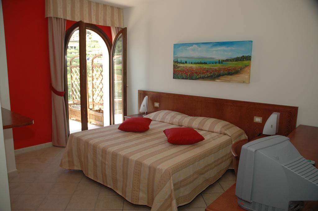 Agriturismo L'Arca Di Anna Brambilla بلفيديري ماريتّيمو الغرفة الصورة